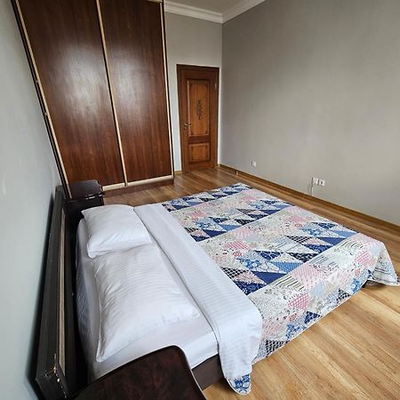 Ernaz Plus Apartments-Expo-Boulevard Astana Luaran gambar